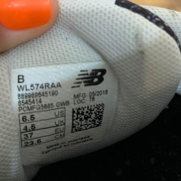 New Balance 574 woman’s size 6.5. Black/white/gray. New condition. Gorgeous! - Picture 8 of 10